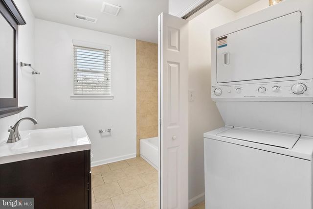 2520 S ISEMINGER ST, Philadelphia, PA 19148