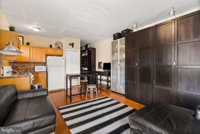 2520 S ISEMINGER ST, Philadelphia, PA 19148