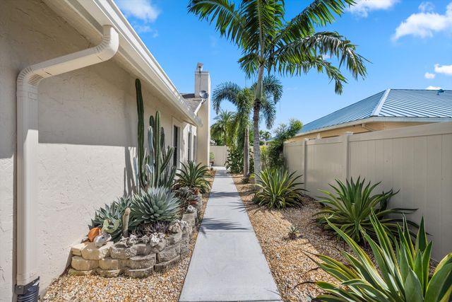 1991 Lynton Circle, Wellington, FL 33414
