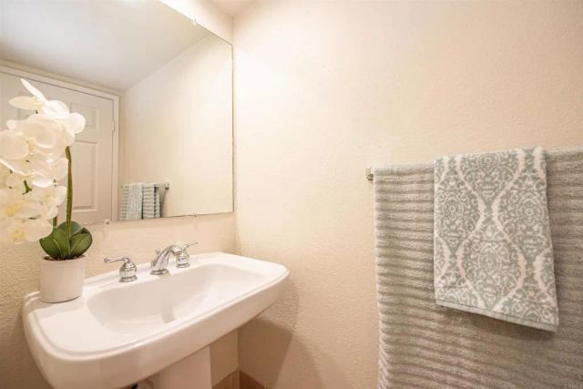 1431 Alga Court, Vista, CA 92081