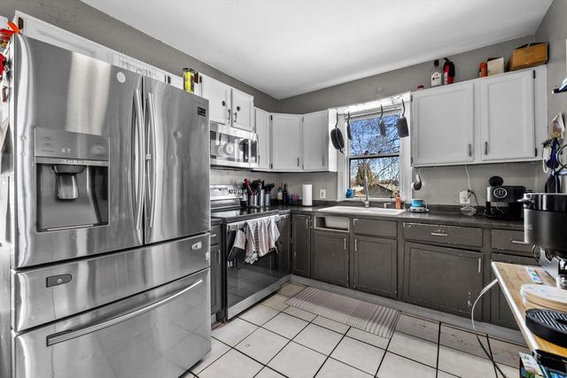 7313 38th AVENUE, Kenosha, WI 53142