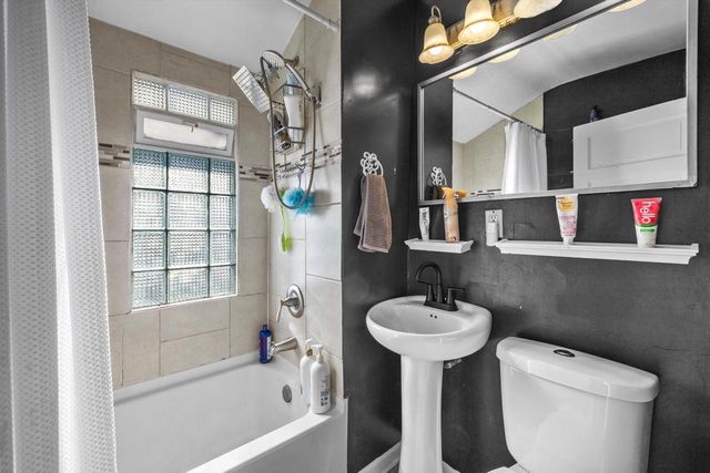 7313 38th AVENUE, Kenosha, WI 53142