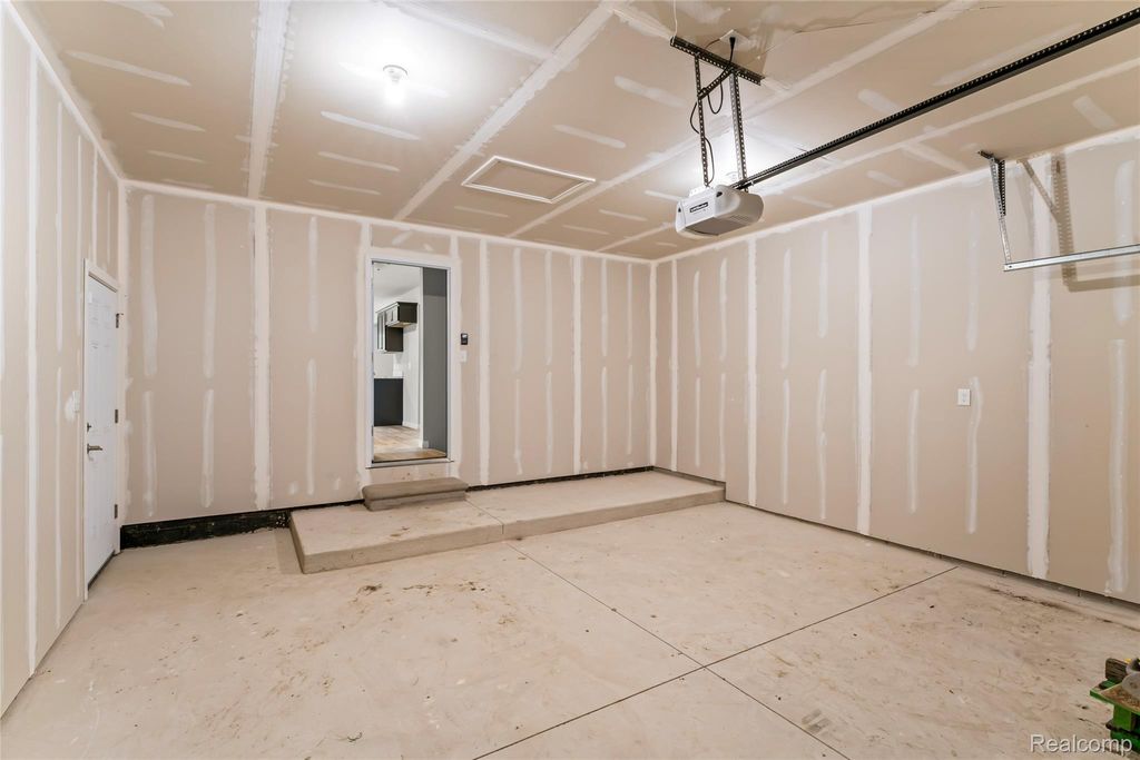 Image 34 of property listing at 23240 Bolam Avenue, Warren, MI 48089