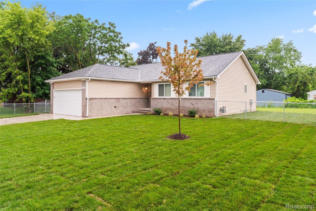 Image 5 of property listing at 23240 Bolam Avenue, Warren, MI 48089