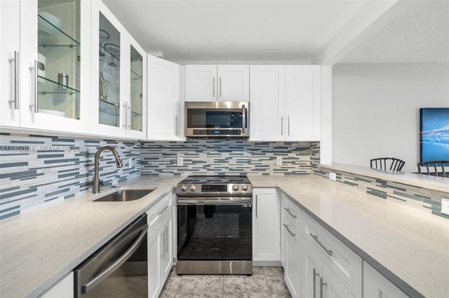 1116 E Cambridge E 1116, Deerfield Beach, FL 33442