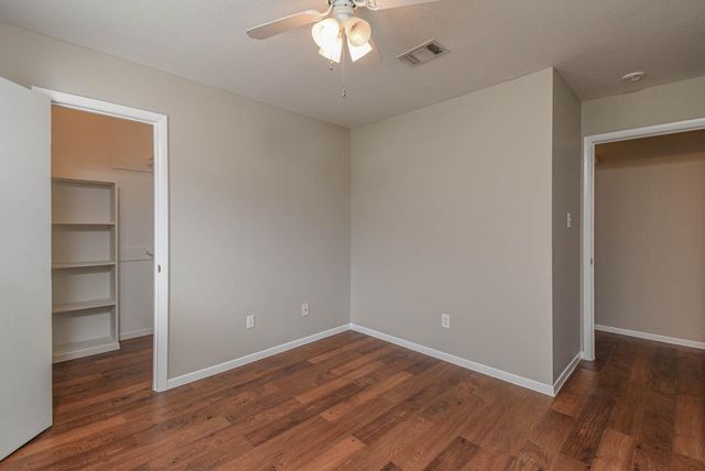 1102 Newport Boulevard, League City, TX 77573