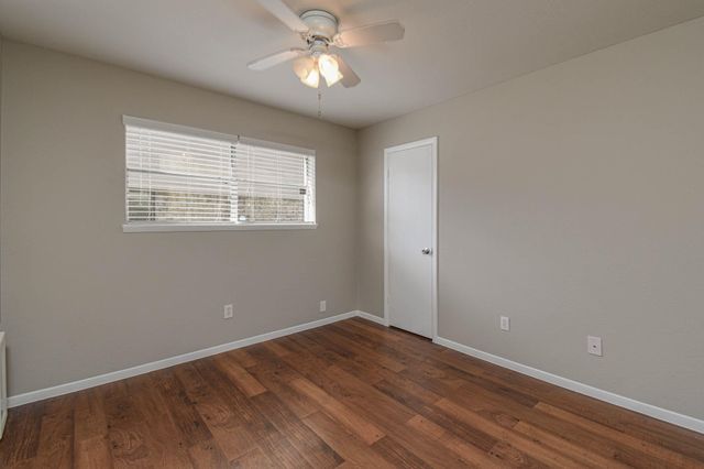 1102 Newport Boulevard, League City, TX 77573