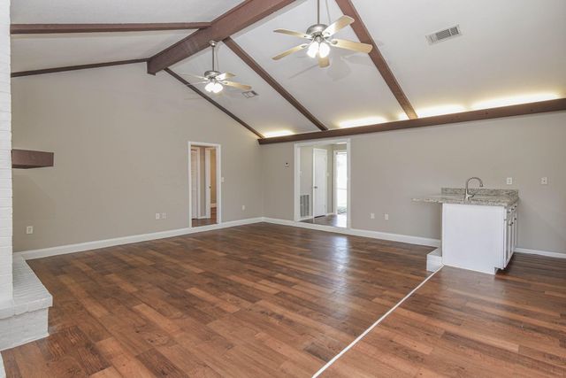 1102 Newport Boulevard, League City, TX 77573