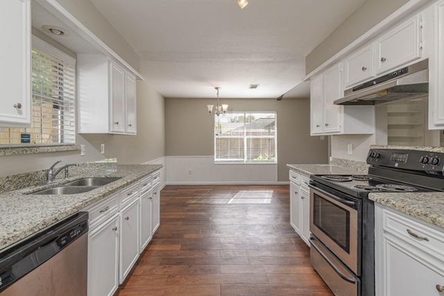 1102 Newport Boulevard, League City, TX 77573