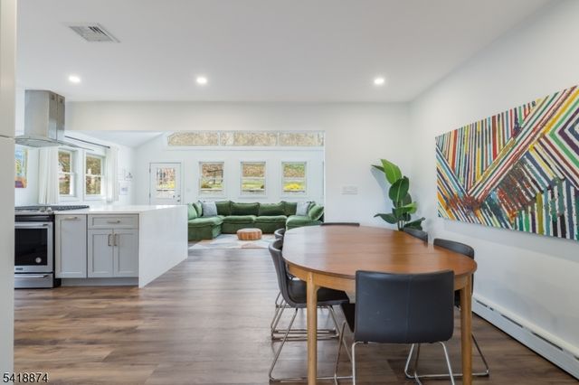 224 Gates Ave, Long Hill Twp., NJ 07933