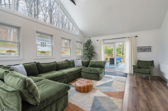 224 Gates Ave, Long Hill Twp., NJ 07933