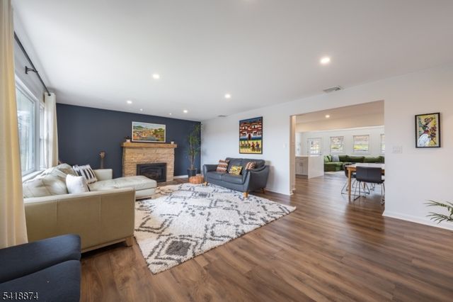 224 Gates Ave, Long Hill Twp., NJ 07933