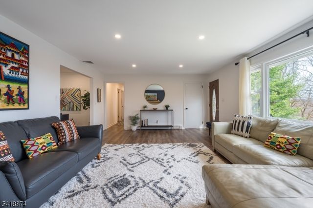 224 Gates Ave, Long Hill Twp., NJ 07933