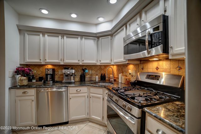 88 Wycombe Place, Franklin Twp, NJ 08873