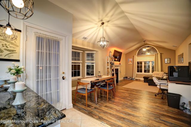 88 Wycombe Place, Franklin Twp, NJ 08873