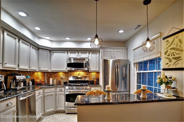 88 Wycombe Place, Franklin Twp, NJ 08873