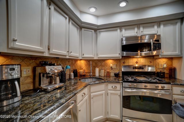 88 Wycombe Place, Franklin Twp, NJ 08873