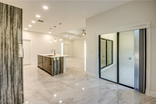 2512 48th ST W, Lehigh Acres, FL 33971