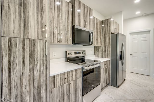 2512 48th ST W, Lehigh Acres, FL 33971