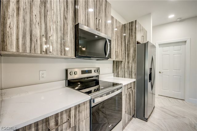 2512 48th ST W, Lehigh Acres, FL 33971