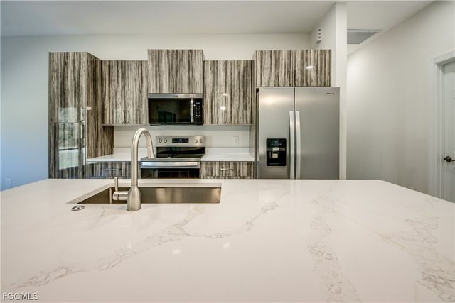 2512 48th ST W, Lehigh Acres, FL 33971