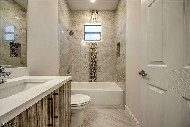 2512 48th ST W, Lehigh Acres, FL 33971