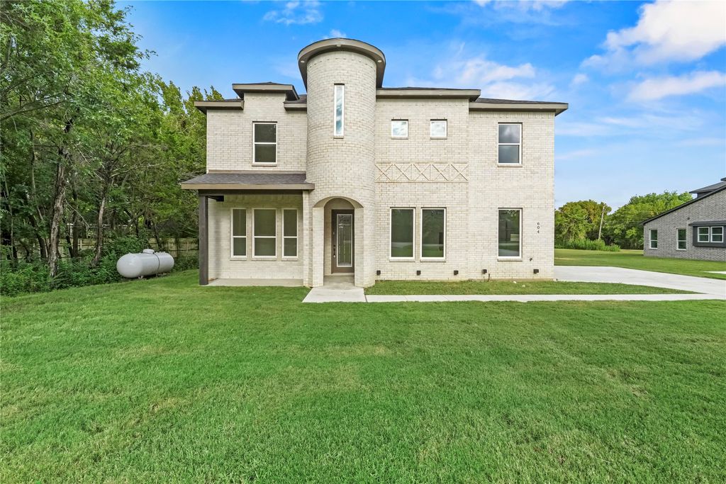 604 Peggs Street, Desoto, TX 75115