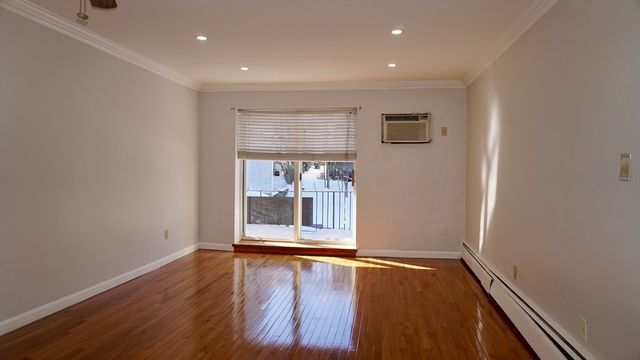 6 Hayes Rd 10, Boston, MA 02131