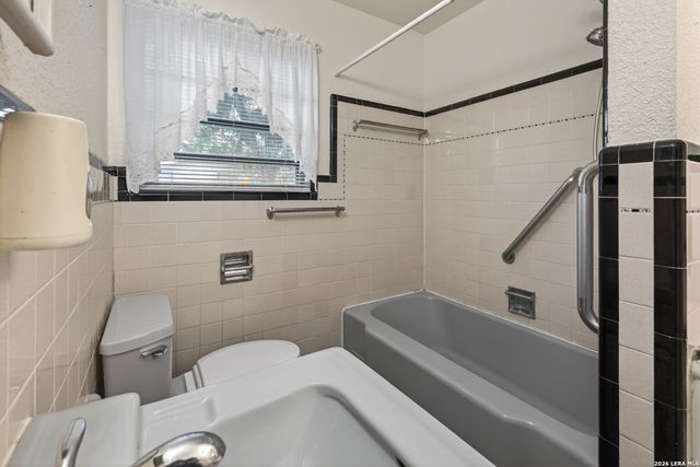 7702 Mertz, San Antonio, TX 78216