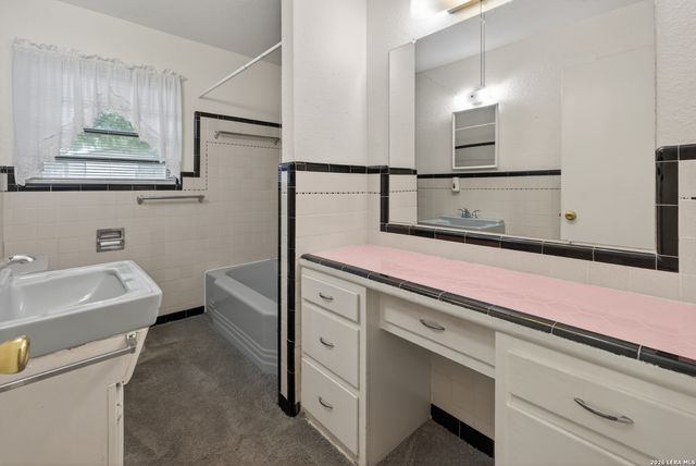 7702 Mertz, San Antonio, TX 78216
