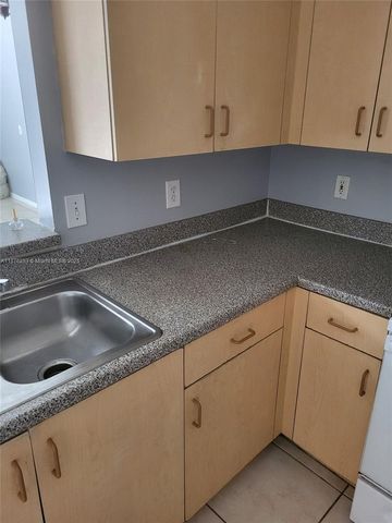 13012 NW 8th St, Pembroke Pines, FL 33028