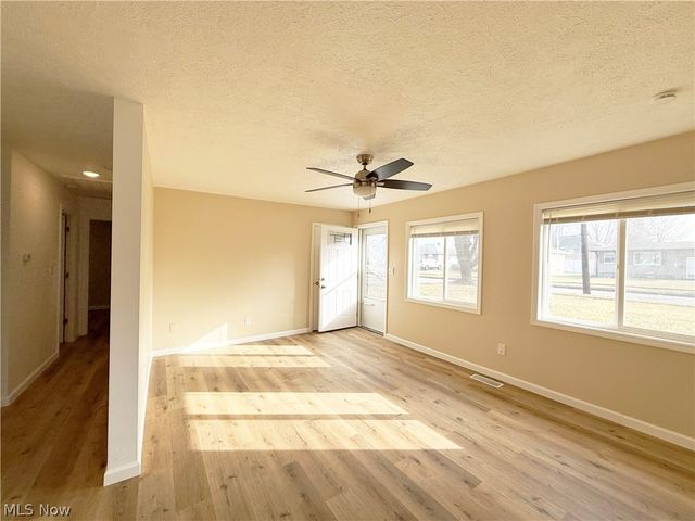 1528 Maine Avenue, Lorain, OH 44052