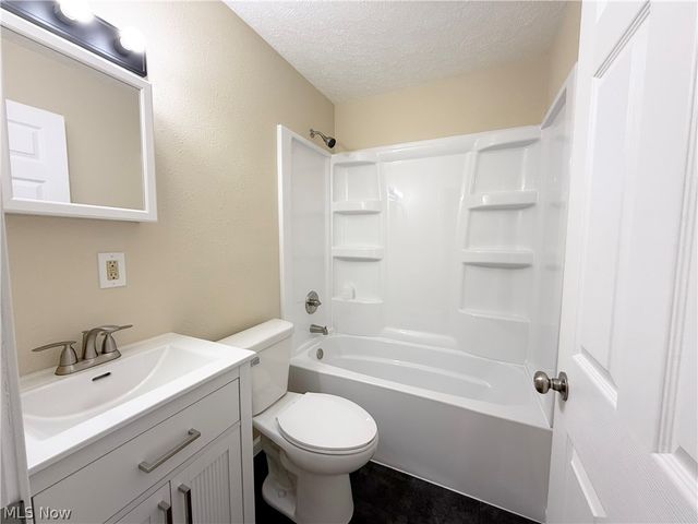 1528 Maine Avenue, Lorain, OH 44052