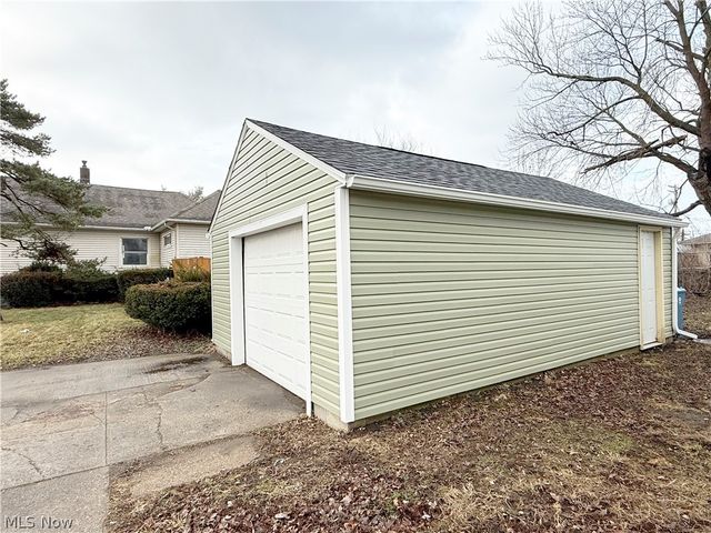 1528 Maine Avenue, Lorain, OH 44052