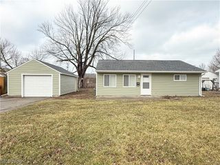 1528 Maine Avenue, Lorain, OH 44052