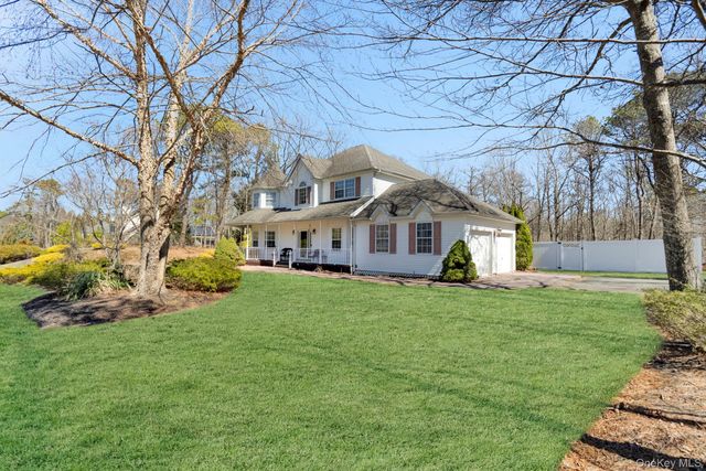 20 Ricky Road, Manorville, NY 11949