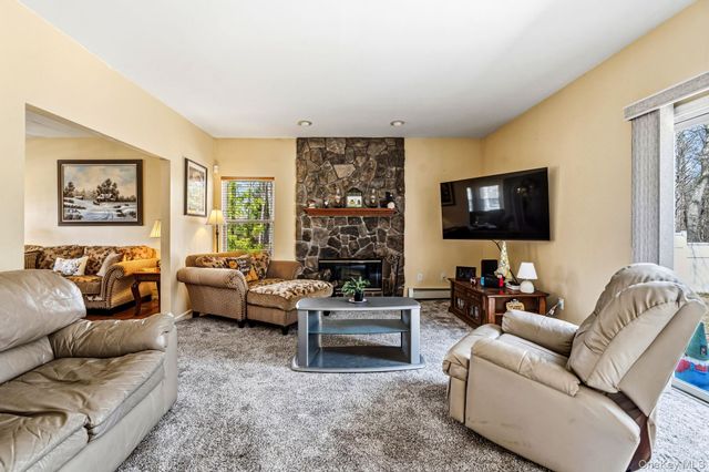 20 Ricky Road, Manorville, NY 11949