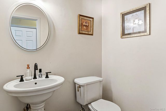 20 Ricky Road, Manorville, NY 11949