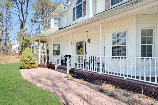 20 Ricky Road, Manorville, NY 11949