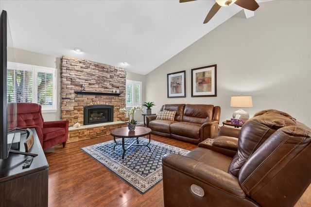 3132 W Alluvial Avenue, Fresno, CA 93711