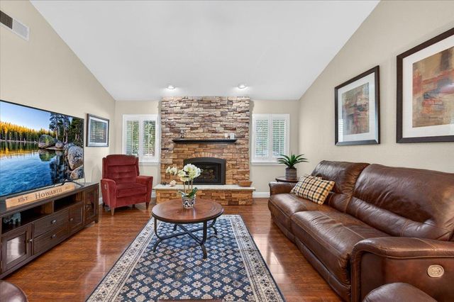 3132 W Alluvial Avenue, Fresno, CA 93711