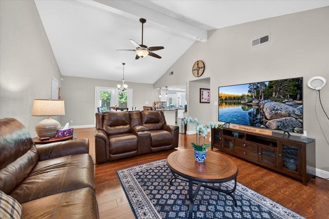 3132 W Alluvial Avenue, Fresno, CA 93711