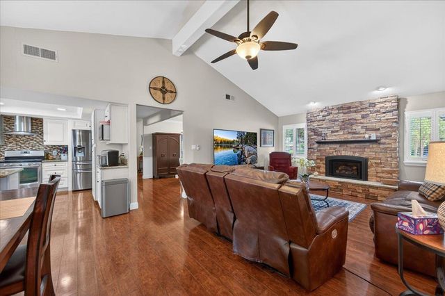 3132 W Alluvial Avenue, Fresno, CA 93711