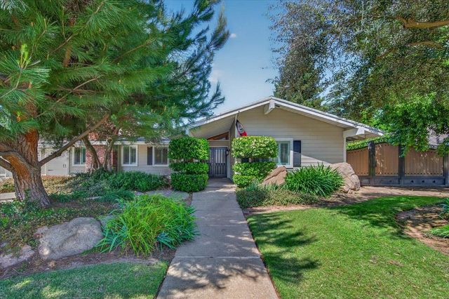 3132 W Alluvial Avenue, Fresno, CA 93711