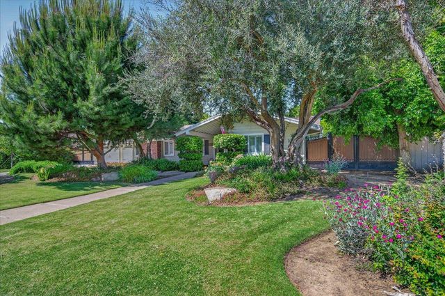 3132 W Alluvial Avenue, Fresno, CA 93711