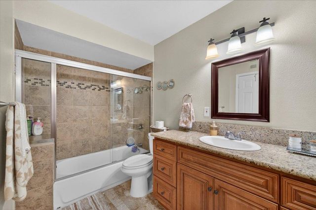 3132 W Alluvial Avenue, Fresno, CA 93711