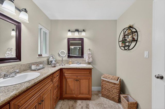 3132 W Alluvial Avenue, Fresno, CA 93711