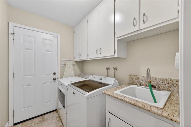 3132 W Alluvial Avenue, Fresno, CA 93711