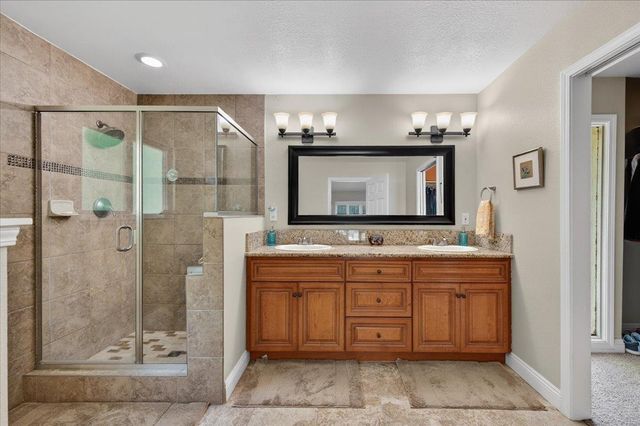 3132 W Alluvial Avenue, Fresno, CA 93711