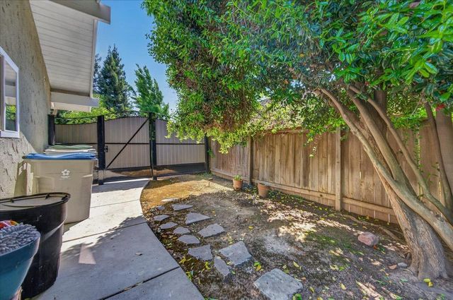 3132 W Alluvial Avenue, Fresno, CA 93711